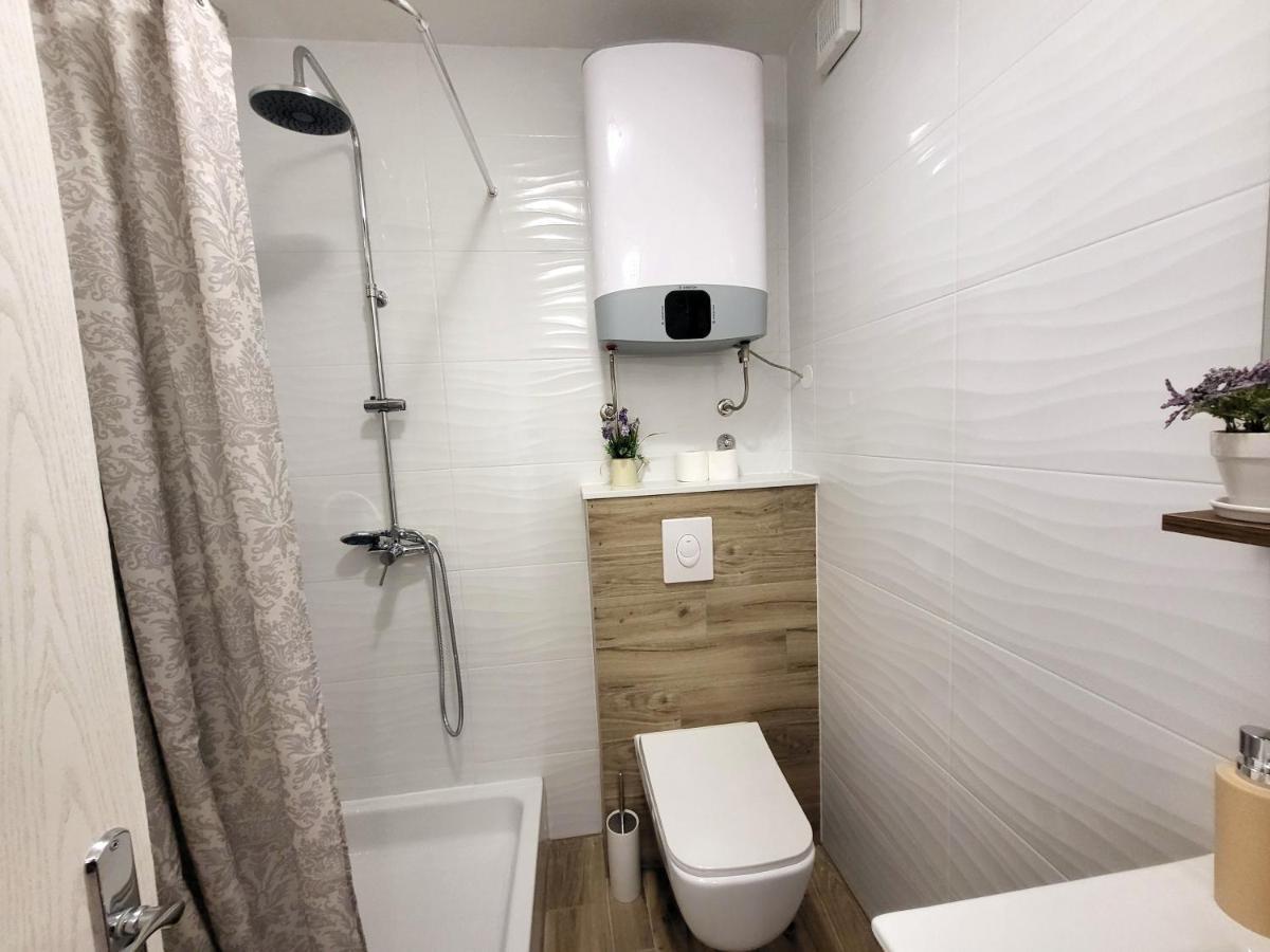 Mali Apartman U Centru Makarska Exterior photo